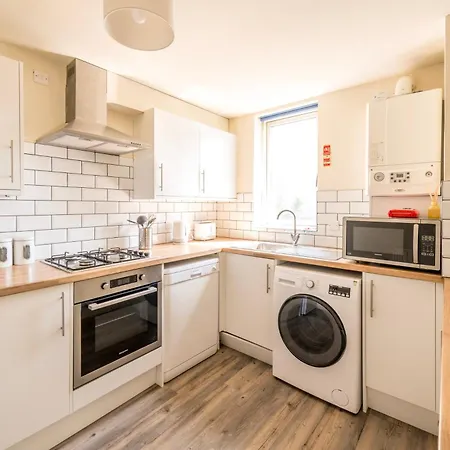 Newly Renovated Hampton 1 By Prescott Apartment *